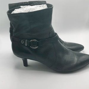 Black Leather Pointed Kitten Heel Boots ANNE KLEIN size 8